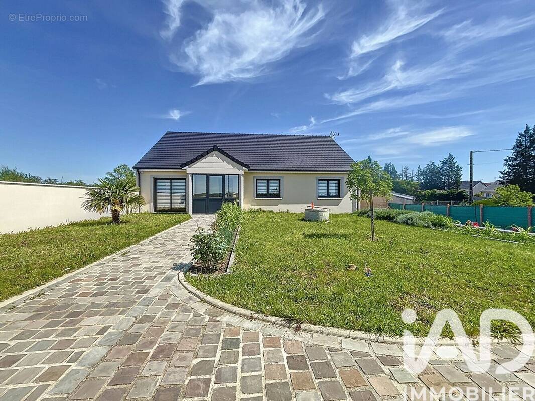 Photo 1 - Maison à CORQUILLEROY