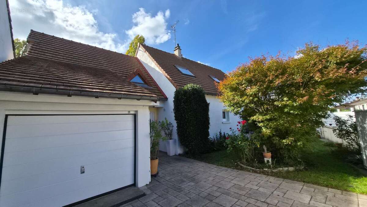 Maison à SAINT-GERMAIN-LES-ARPAJON