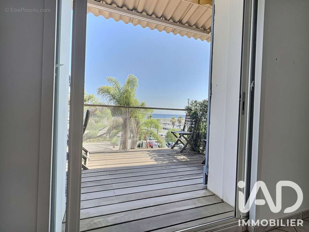 Appartement 47 m² à Saint-Cyr-Sur-Mer  - photo 7