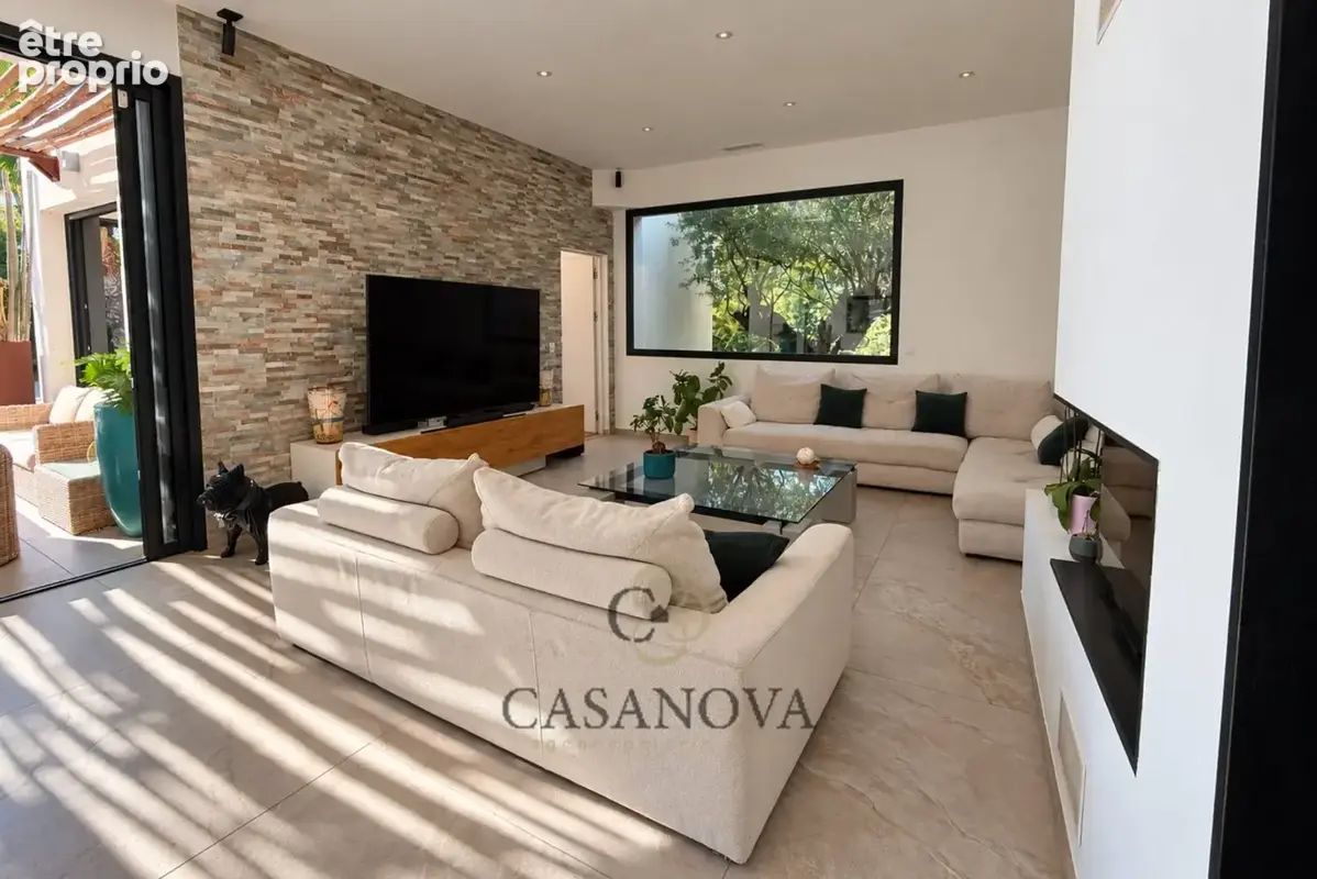Villa contemporaine avec suite parentale sur piscine, dépendance et jardin paysager à Mireval - photo 11