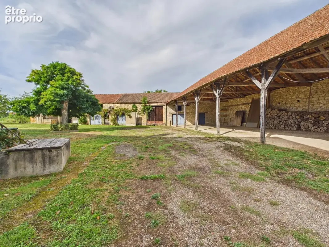 Belle maison en pierre pleine de caractère avec nombreuses dépendances près de Puy l'Evêque, dans le Lot - photo 14