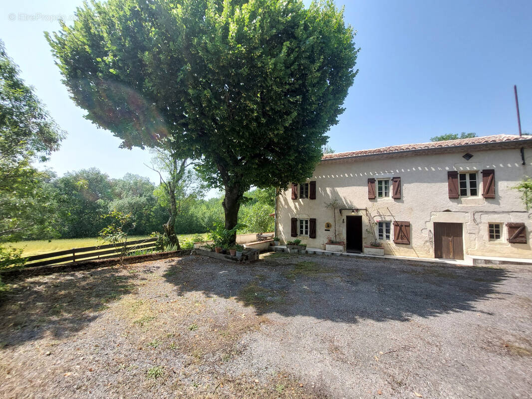 Maison à FAYSSAC