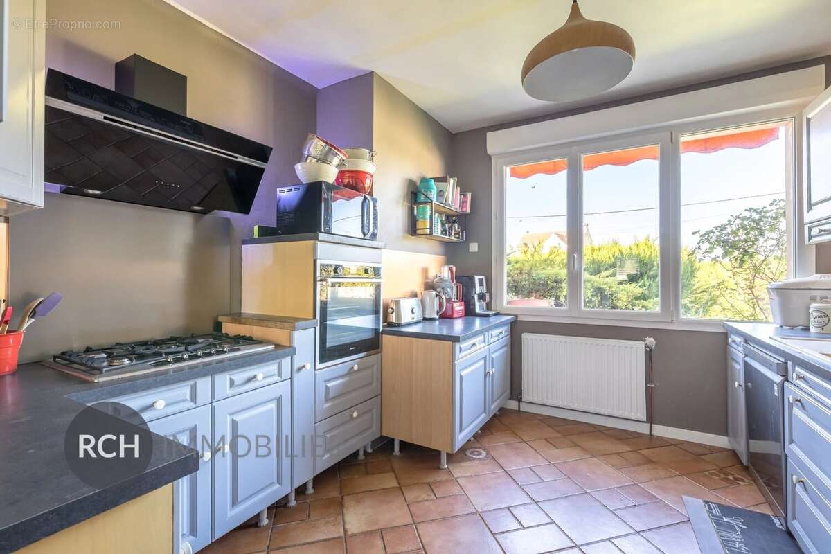 Maison à NEAUPHLE-LE-CHATEAU