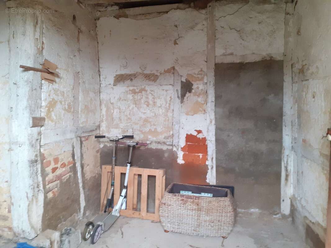 Maison à SAINT-TRIVIER-DE-COURTES