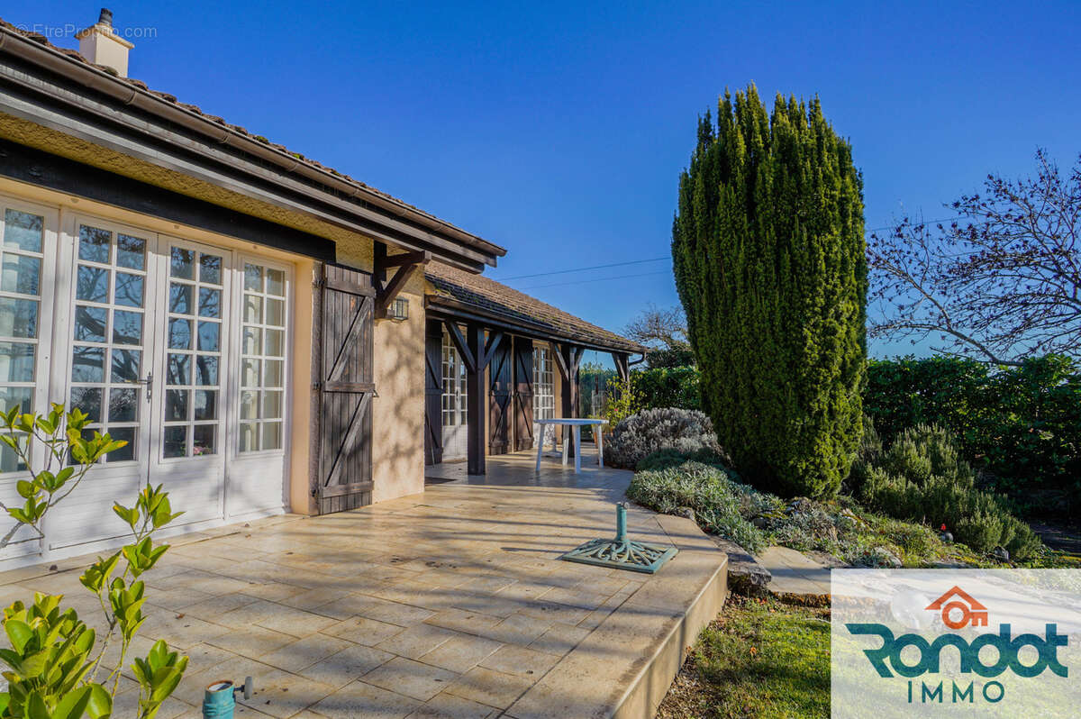 Maison à SAVIGNY-LE-SEC