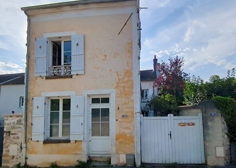 Maison à GAILLON-SUR-MONTCIENT