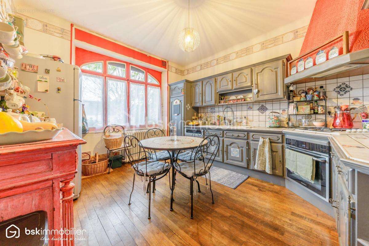 Maison à MONTIERCHAUME