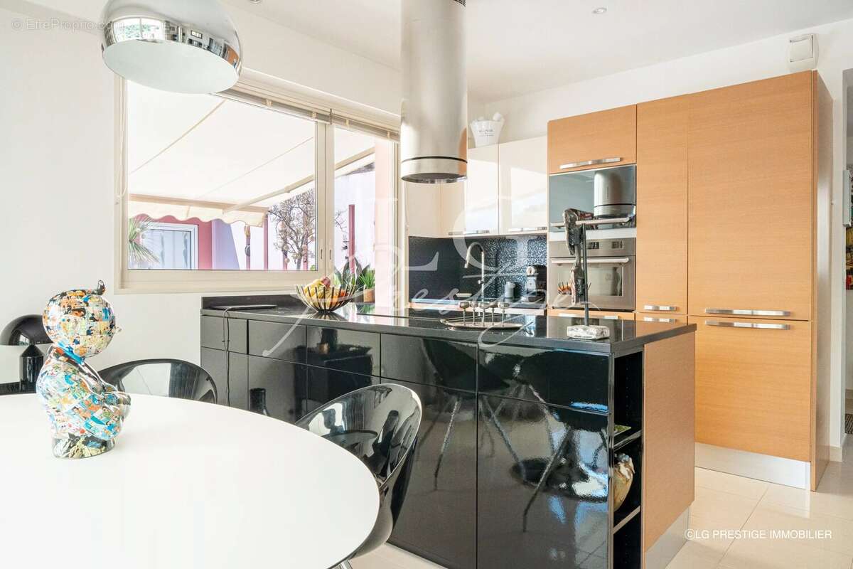 Appartement à MANDELIEU-LA-NAPOULE