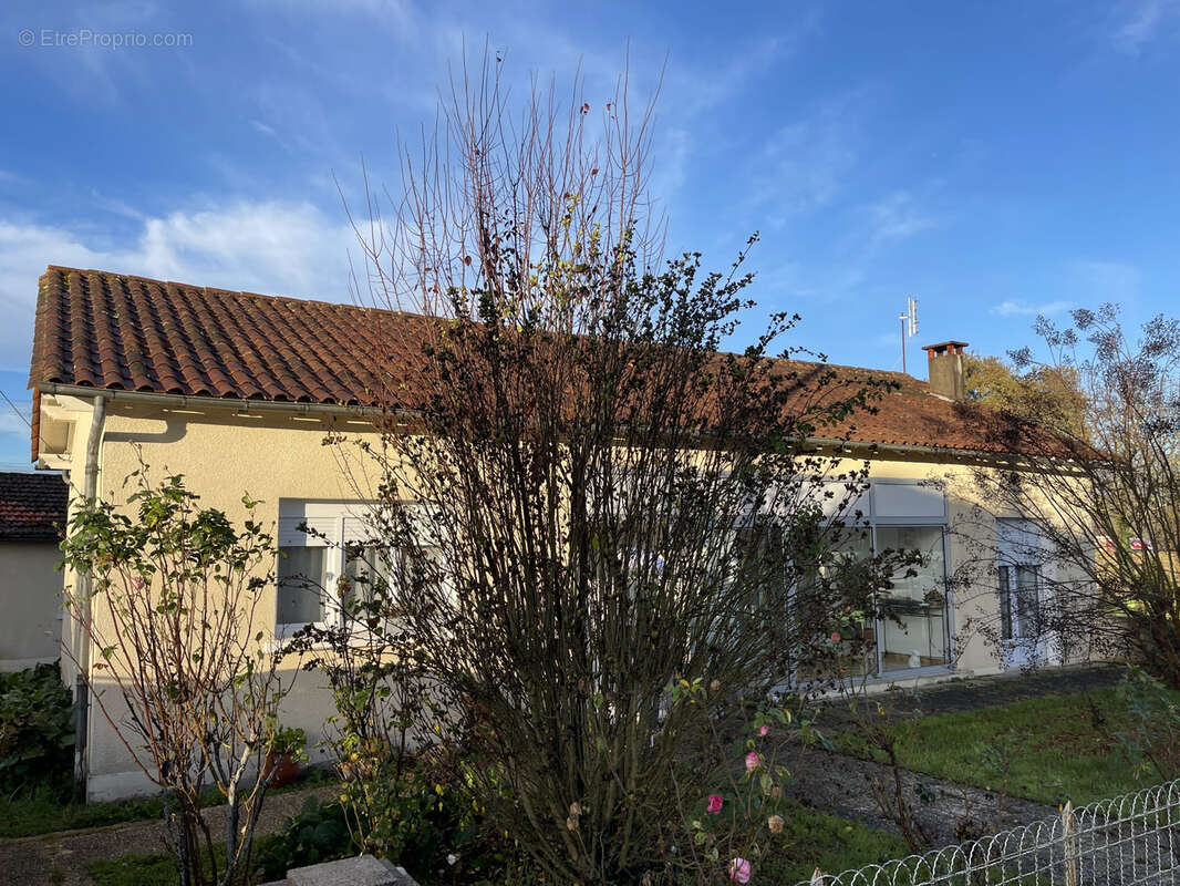 Maison à SAINT-ASTIER