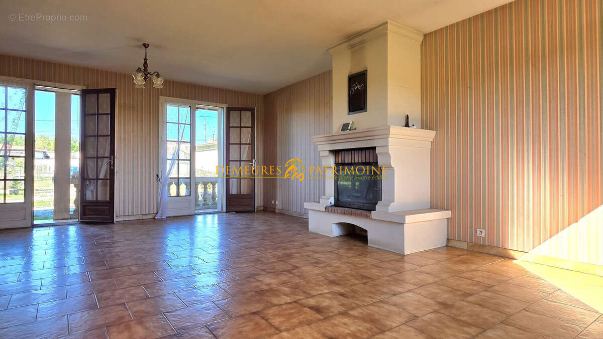 Maison à LA COURONNE