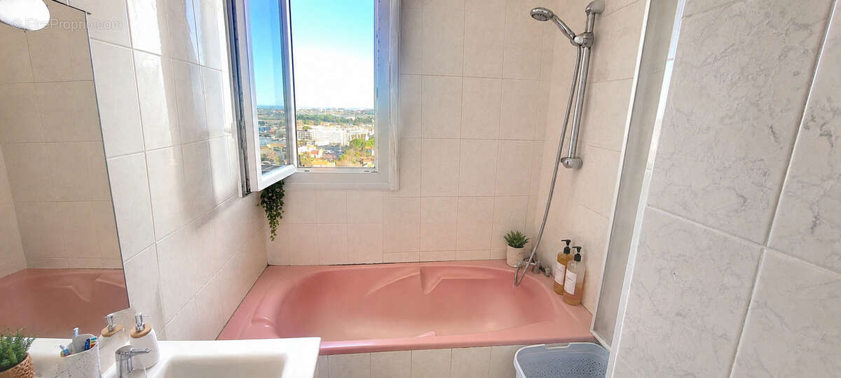 A VENDRE INVESTISSEUR : Appartement avec locataire 4 pièces   76 m2   Quartier dynamique et recherché - photo 4