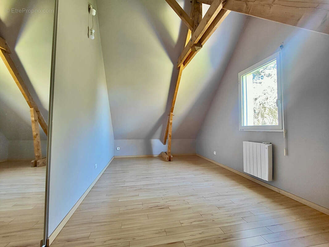 Maison à MONTREUIL-JUIGNE