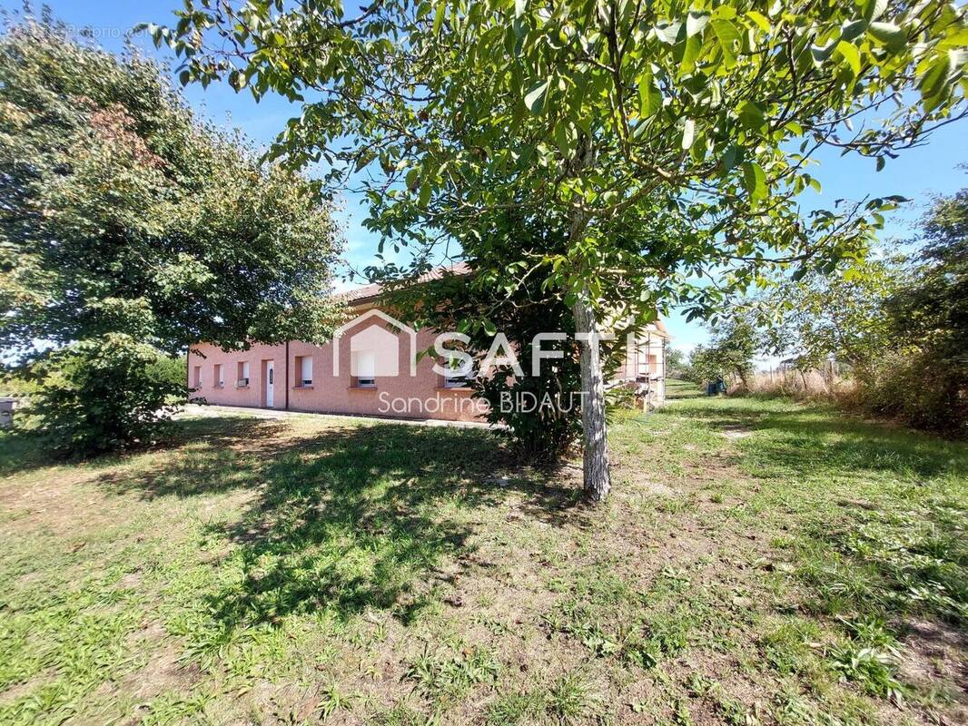 Photo 1 - Maison à SAINT-TRIVIER-DE-COURTES