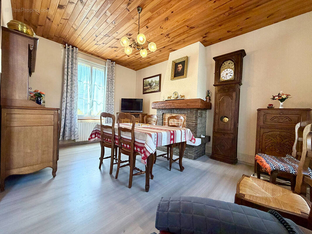 Maison à DAMVILLE