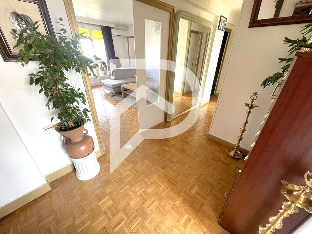 Appartement à ENGHIEN-LES-BAINS