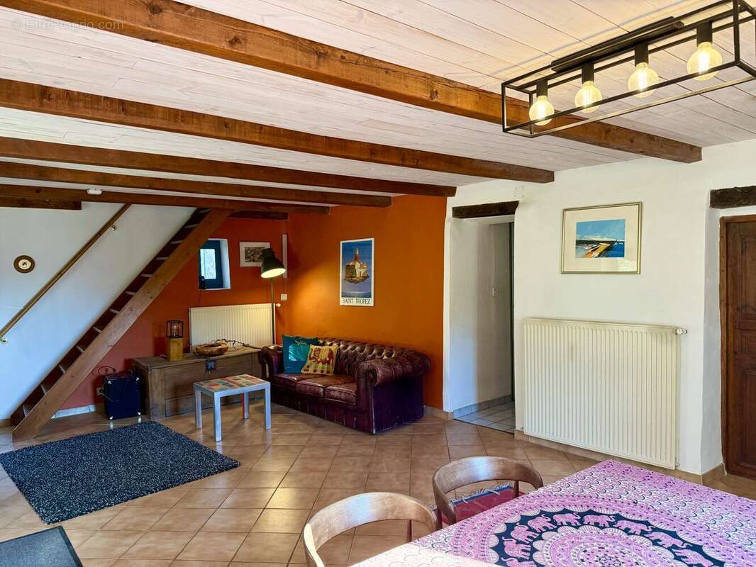 Dickjan POPPEMA d'eXp France vous propose un business provençal - Maison à BARRET-SUR-MEOUGE