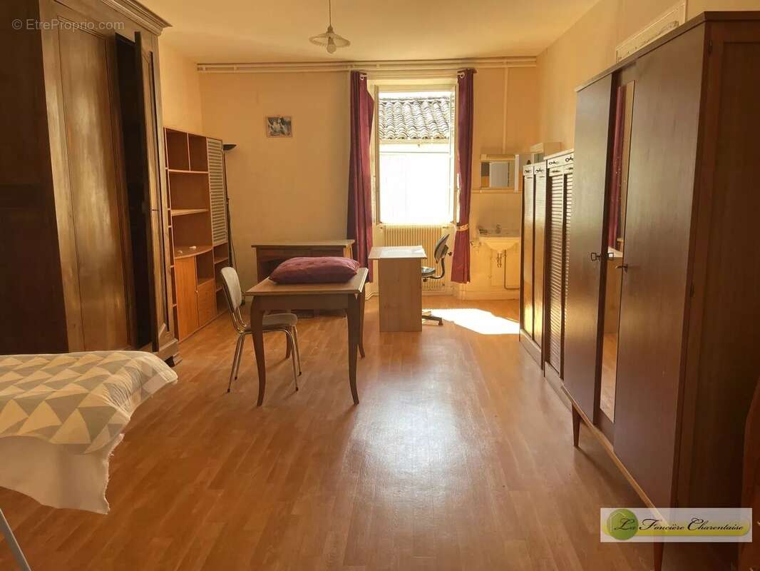 Appartement à Aigre  - photo 17