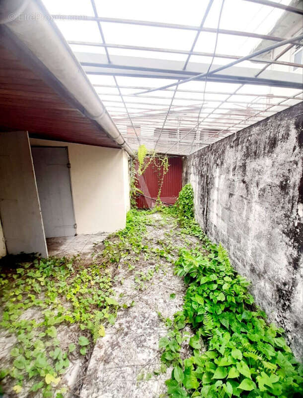 Maison individuelle Fort De France 3 pièce(s) 62 m2 à rénover avec fort potentiel !!! A SAISIR !!! - photo 15