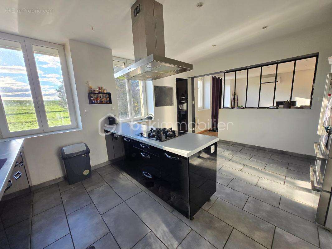 Magnifique Maison de village rénovée de 158m² à Parigny les Vaux - photo 7