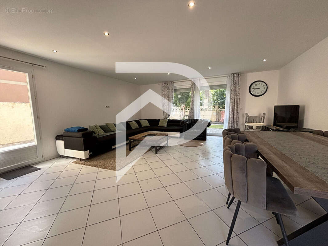 Maison à LIMEIL-BREVANNES