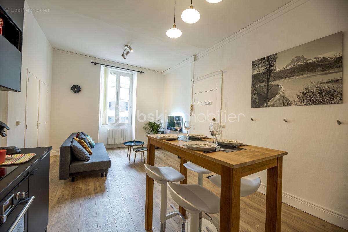  à vendre – t2 meublé de standing – centre-ville  - photo 2