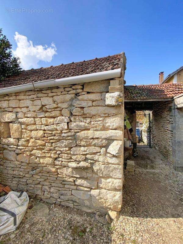 Maison à MASSANGIS