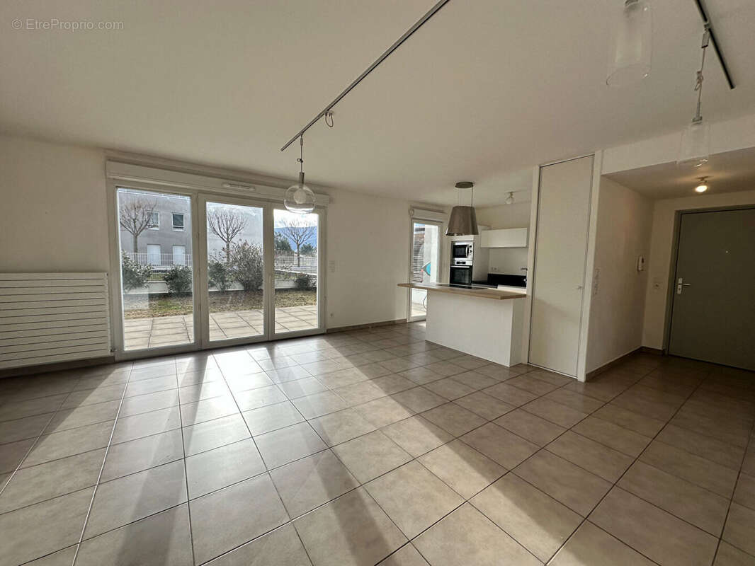 Appartement à VILLE-LA-GRAND