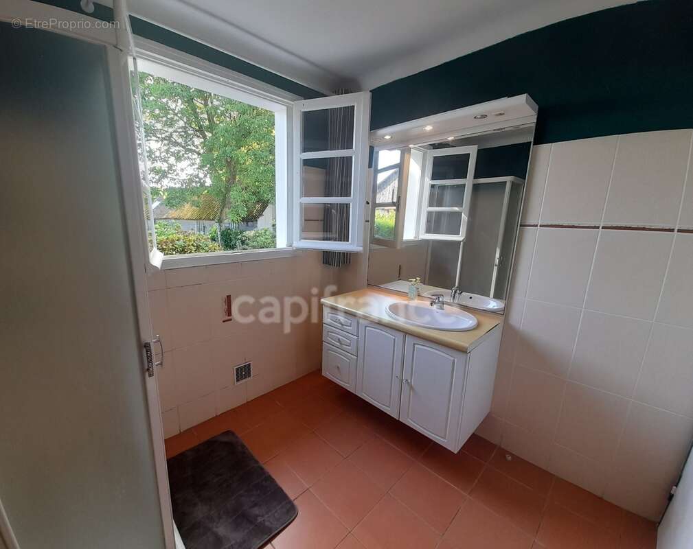 Maison à vendre 4 pièces PLOGONNEC (29180)- Surface habitable 131.82 m2 -parcelle de 13963m2 + bois de 9018m2- Dépendances - photo 10