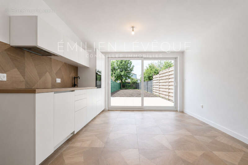 Maison à vendre - 4 Chambres de 126m2 à LOOS - photo 3