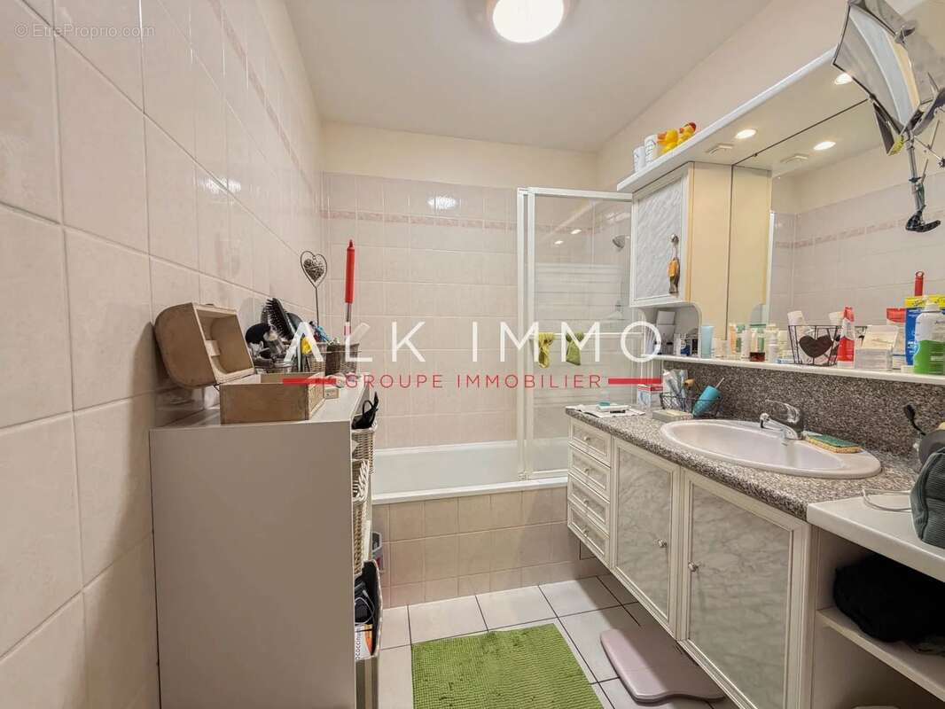 Appartement à POISY