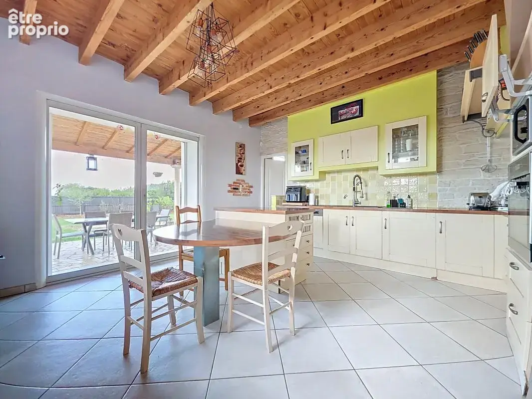 Maison - 4 Chambres - Buanderie - Grande cour - Jardin - Grange - Au calme - photo 13