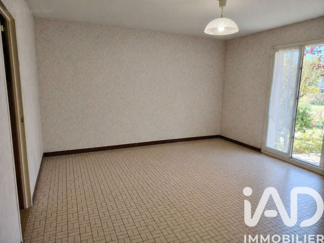 Maison 147 m² à Chaveignes  - photo 5
