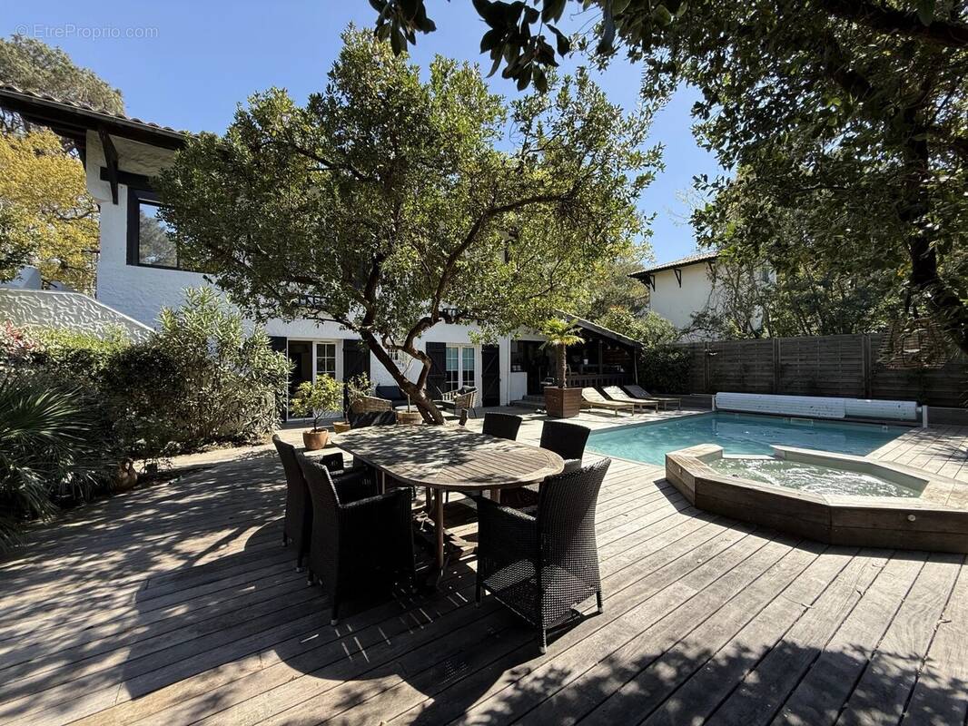 Maison à LE BOUSCAT