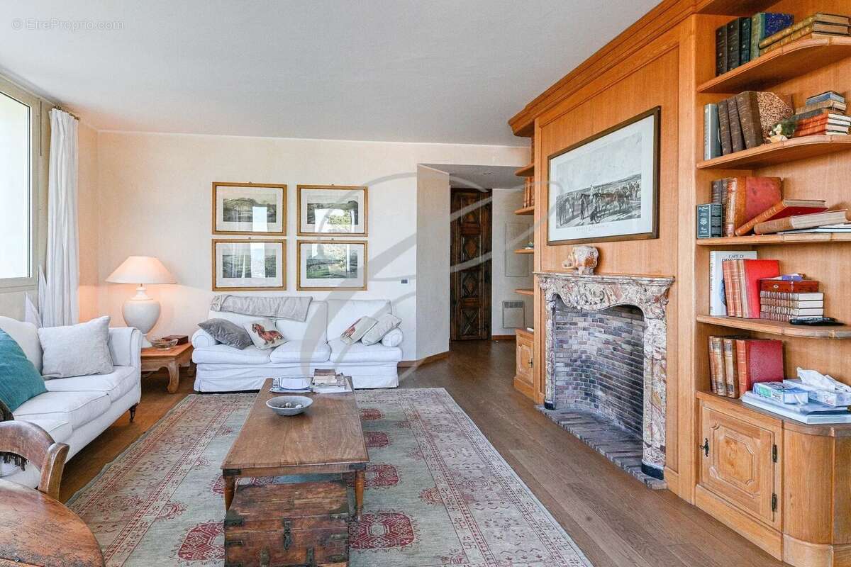 Appartement à ROQUEBRUNE-CAP-MARTIN