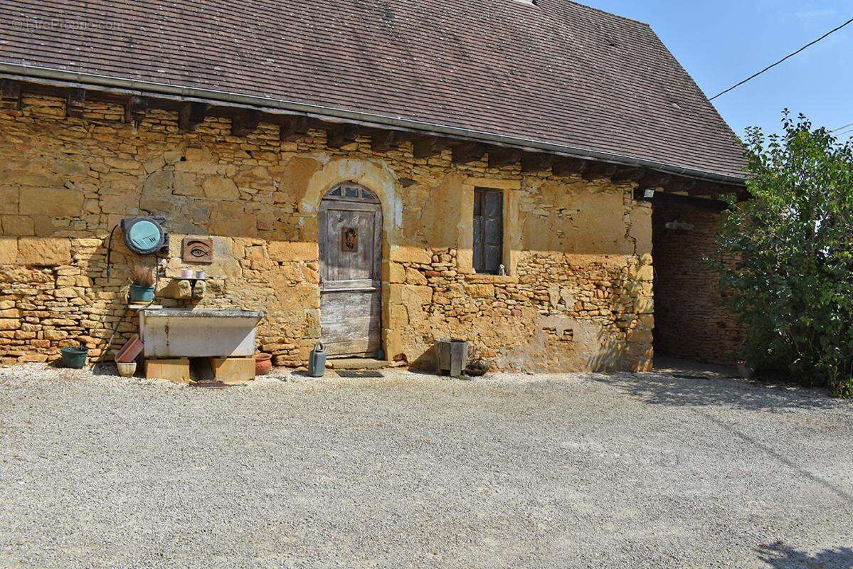 Propriété Saint Genies 10 pièce(s) 187 m2 - photo 12