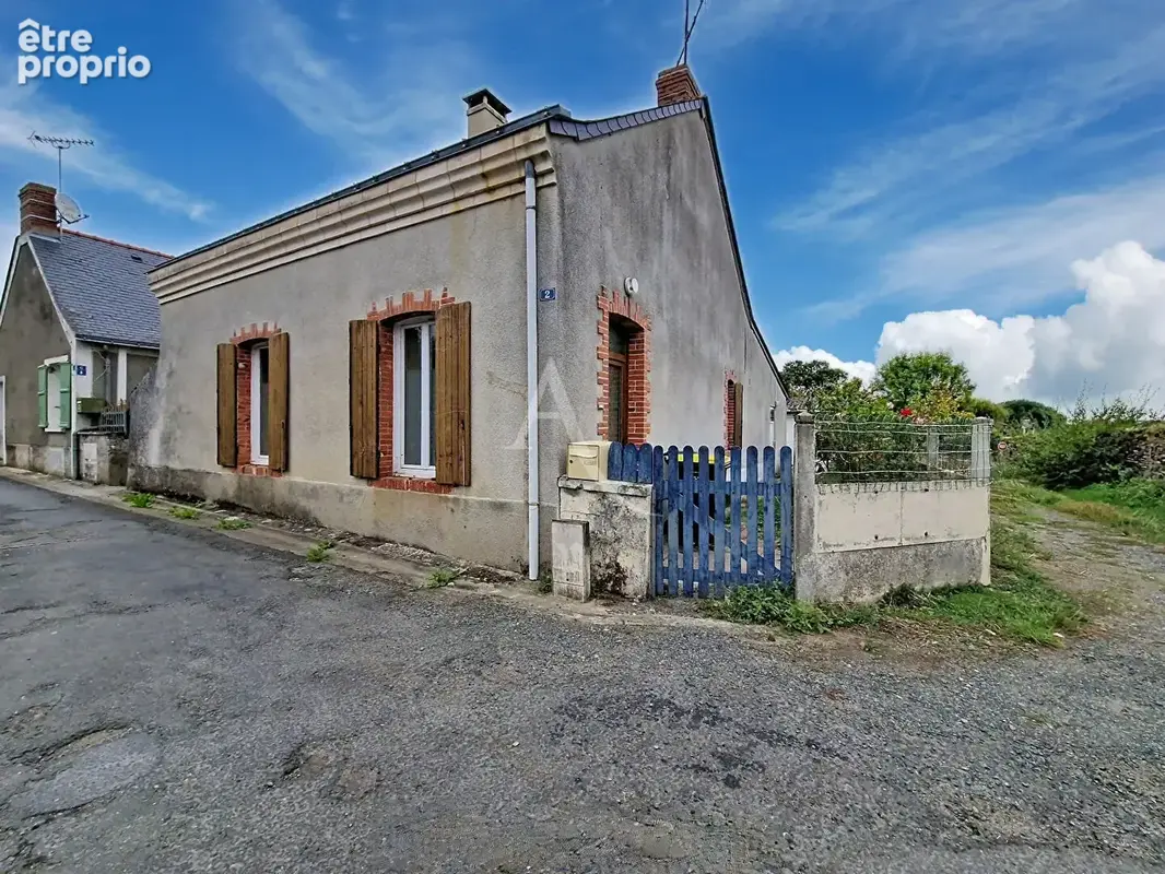 Maison à SAINT-CLEMENT-DE-LA-PLACE