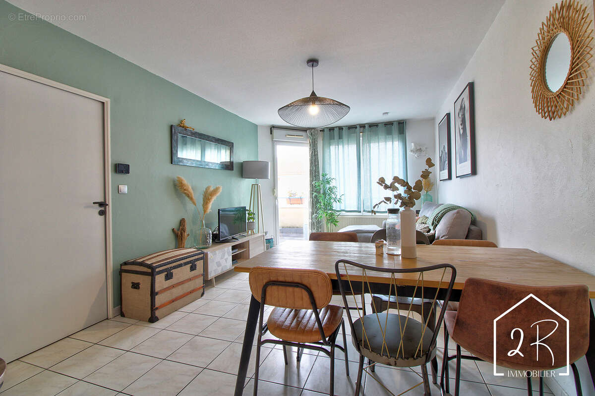 Appartement à SIMANDRES