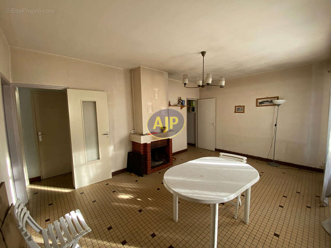 Maison à VENDAYS-MONTALIVET