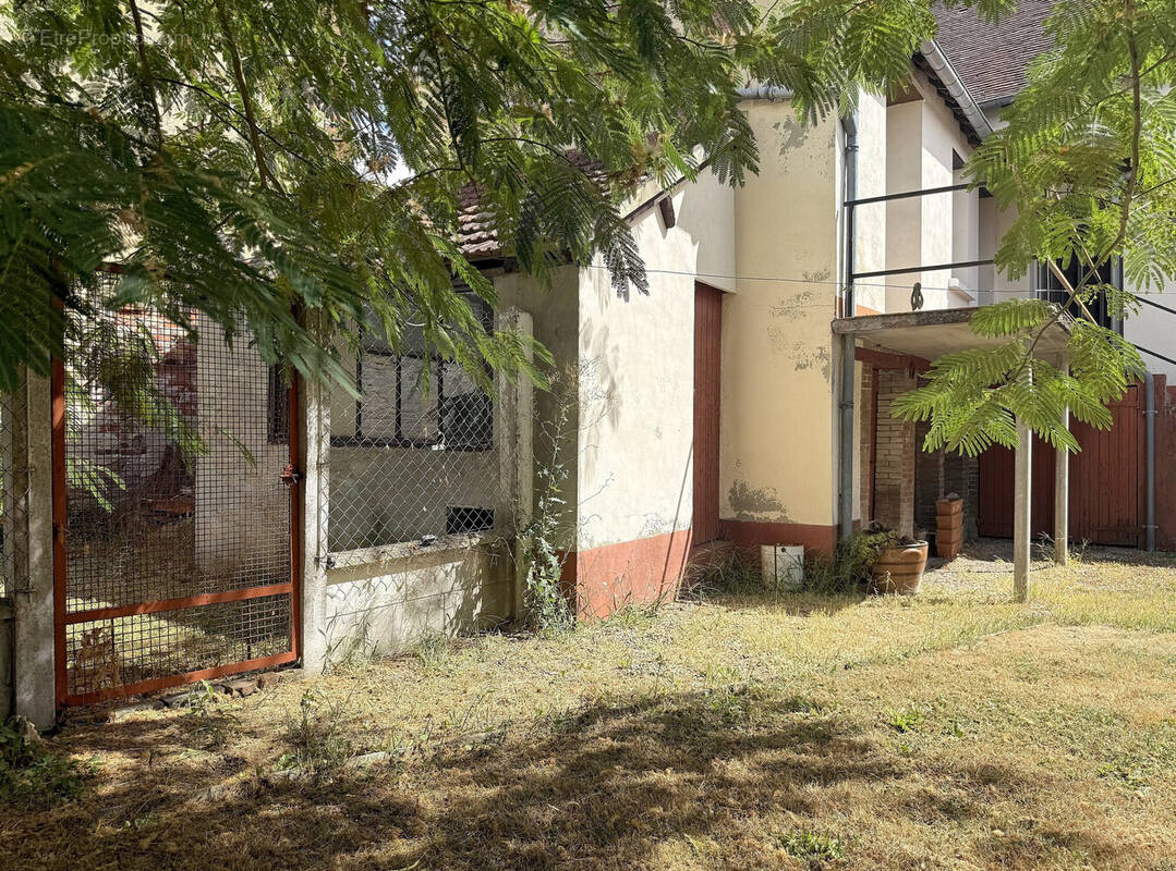 Maison à SAINT-REMY-SUR-AVRE