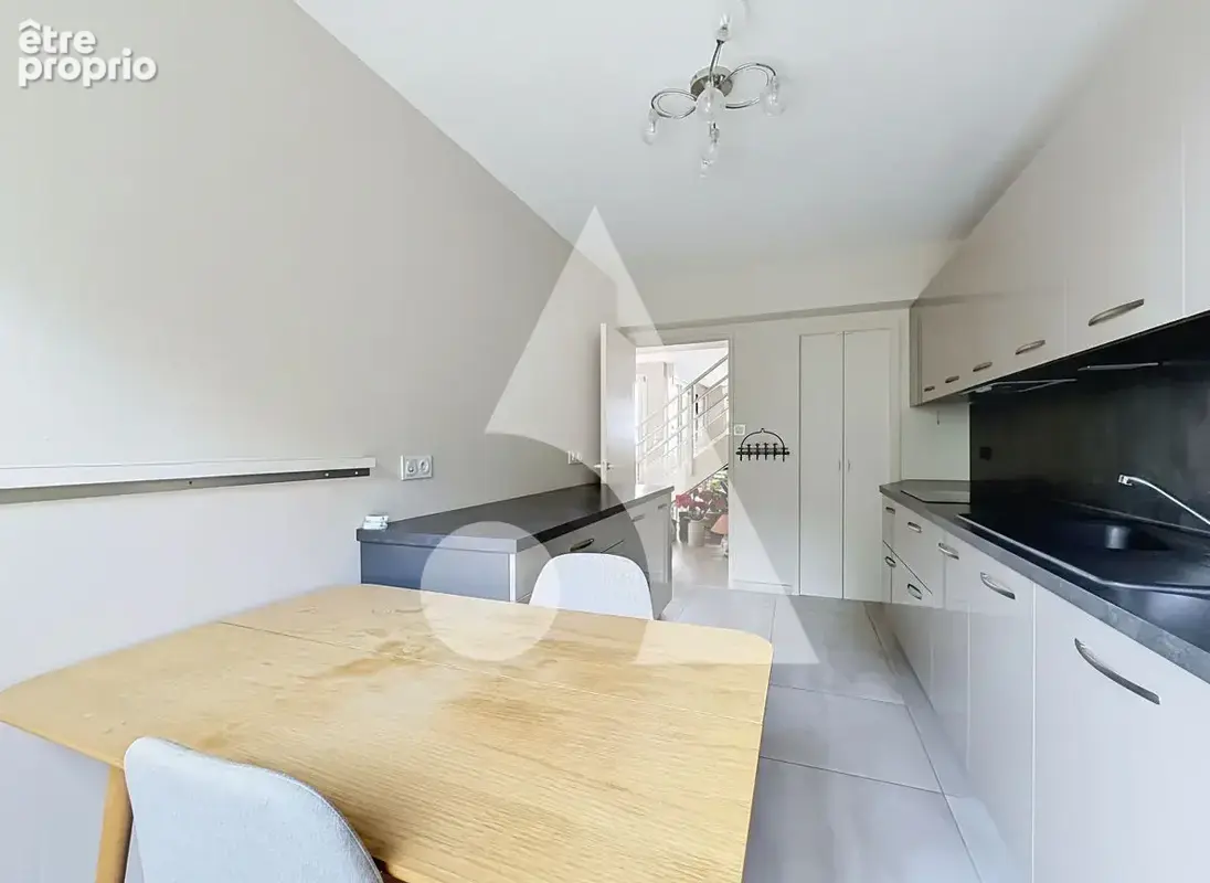 Duplex 169 m2 avec terrasse, véranda, garage et parking au Centre Ville - photo 7