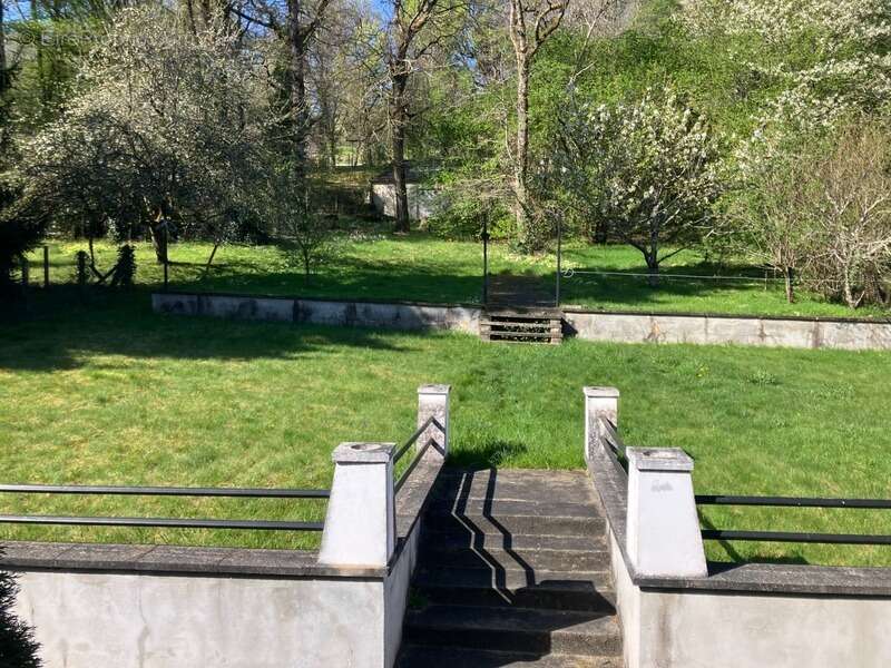 Maison à NOTRE-DAME-DE-SANILHAC