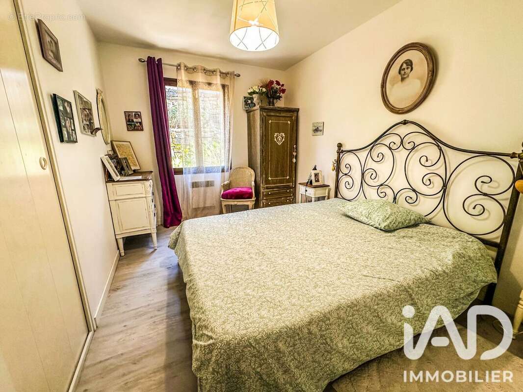 Maison 100 m² à Le Revest-Les-Eaux  - photo 5