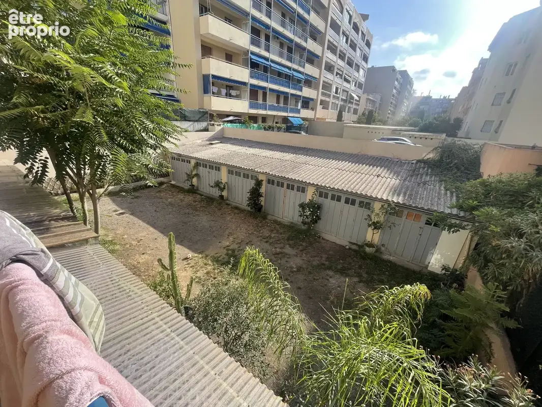 Juan les pins proche plages, petit 2 pieces occupe pour investisseurs - photo 4