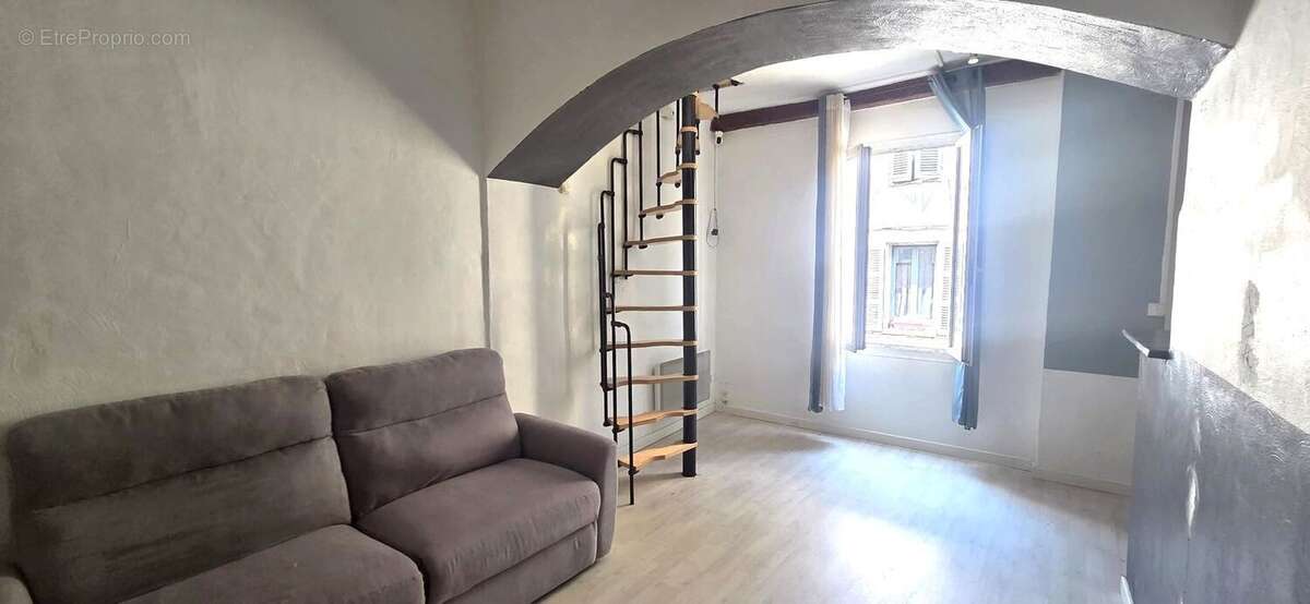 Appartement 48 m² à Cuges-Les-Pins  - photo 4