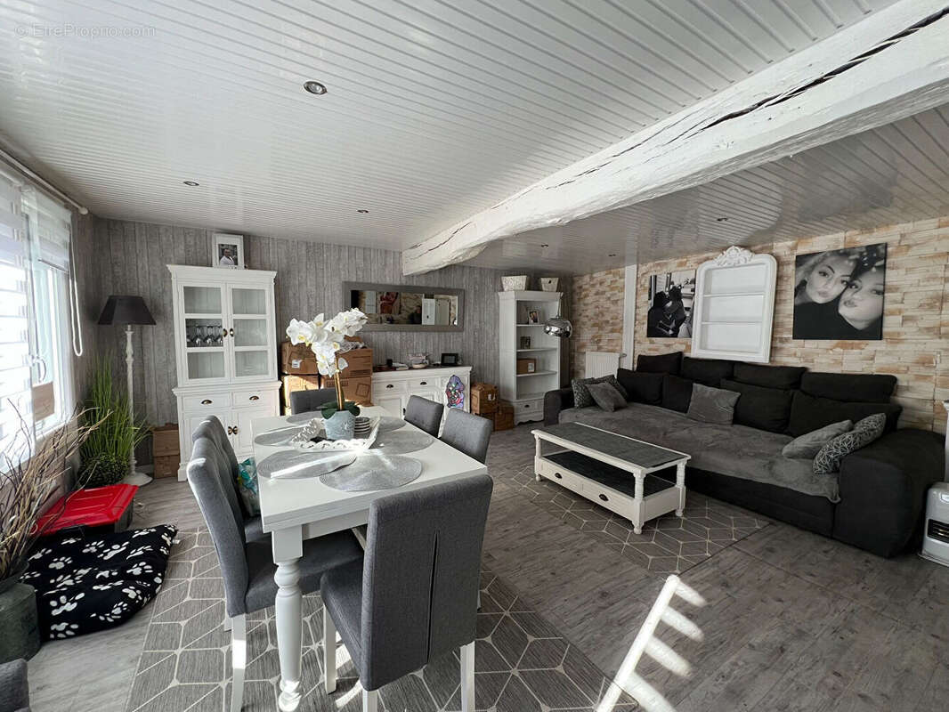 Maison à SAINT-MAURICE-LA-CLOUERE