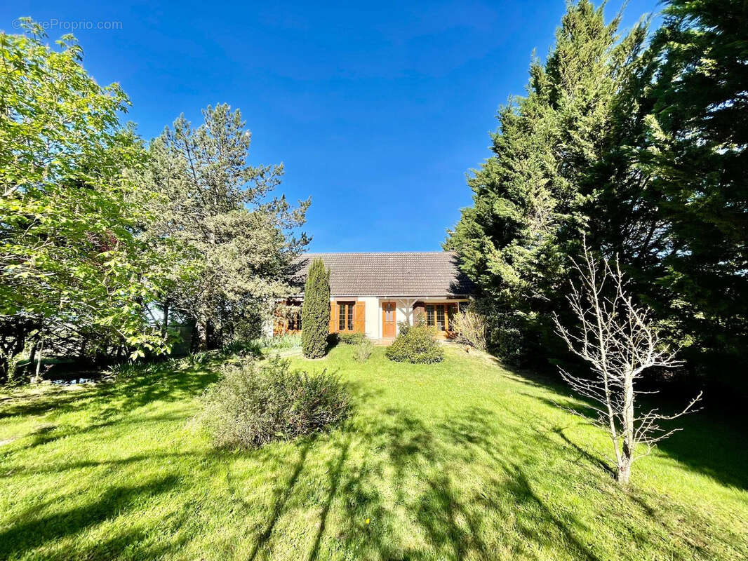 Maison à VILLENEUVE-SAINT-SALVES