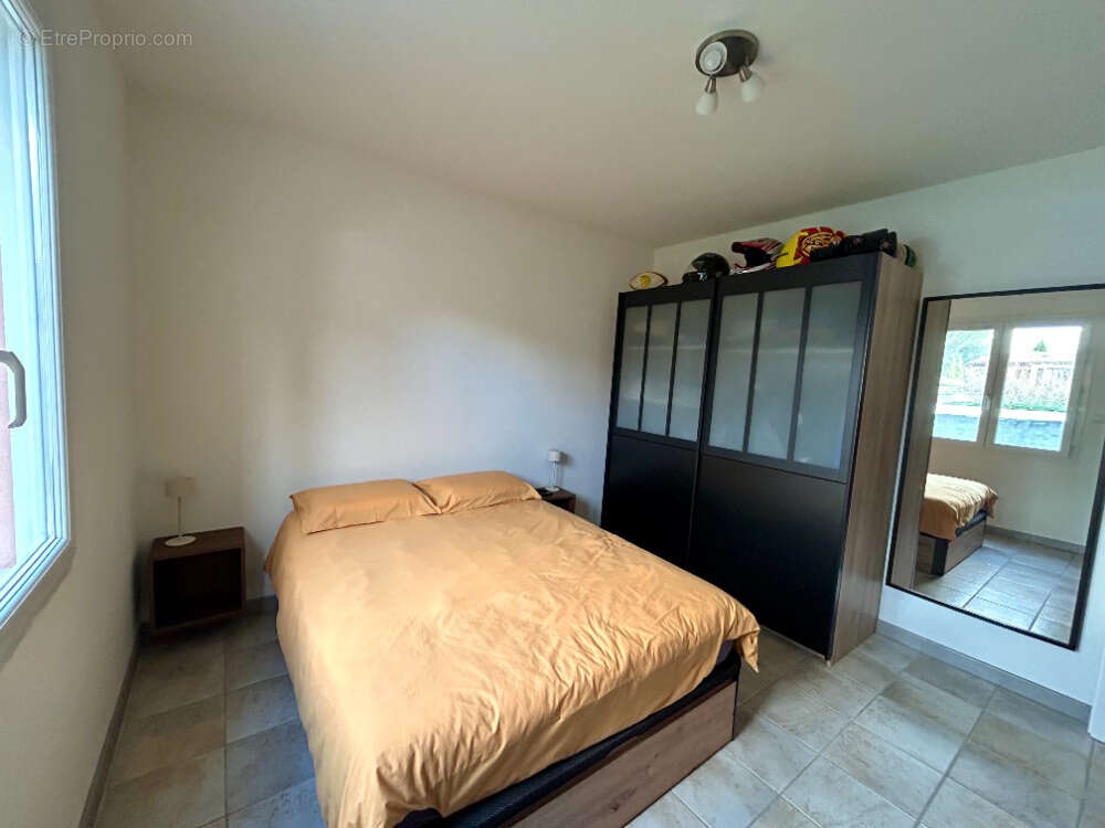 Maison à VILLEMOUSTAUSSOU