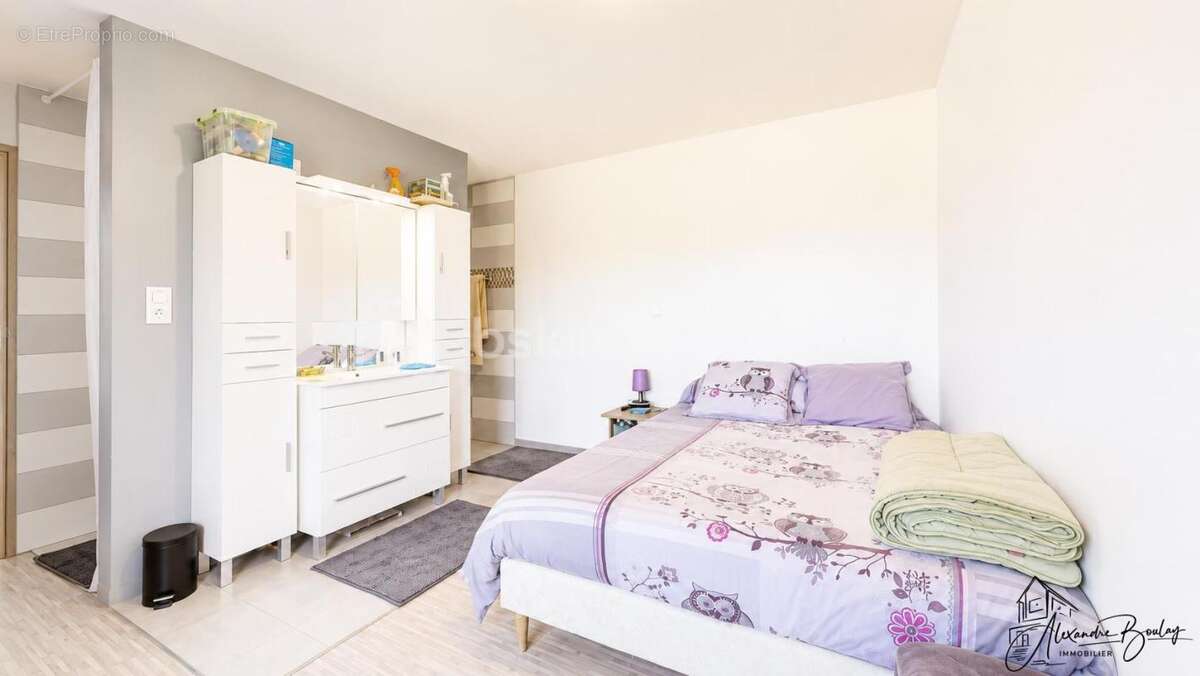 Corps de ferme exceptionnel – Trois habitations rénovées – Plus de 400 m² de dépendances – 9 913 m² de terrain - photo 26