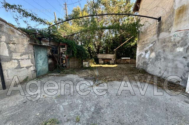 Maison 104 m² à Arles  - photo 6