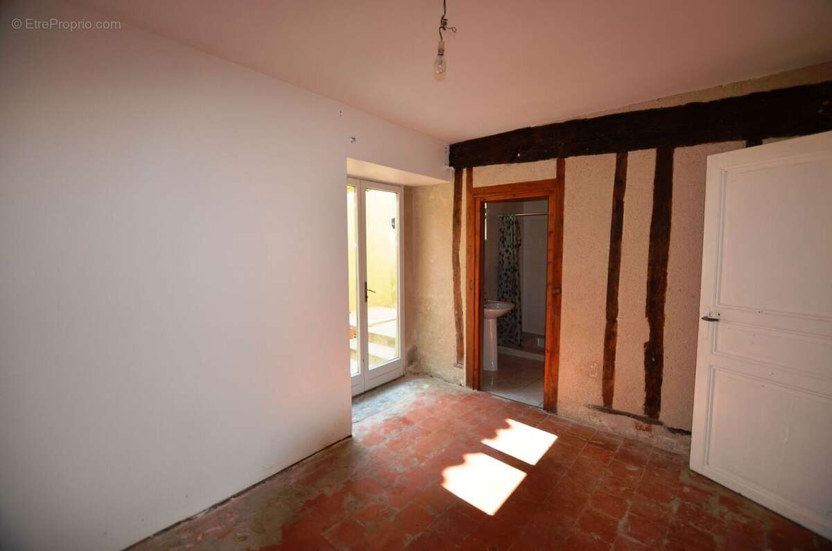 À vendre, Vic-Fezensac (Gers): charmante maison de ville 4 chambres, 2 au rdc, avec garage et cour, proche commodités - photo 13